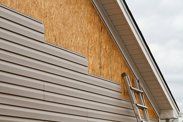 24/7 Emergency Storm Damage Siding Repair experts in North Fort Myers, FL